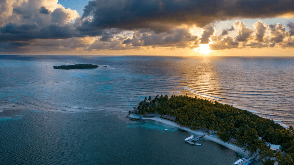 The Best Way To Experience Glover’s Reef Atoll In Belize