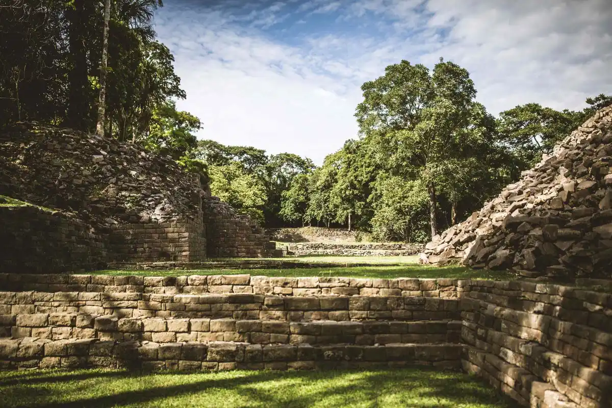 Nim Li Punit Mayan Site In Belize