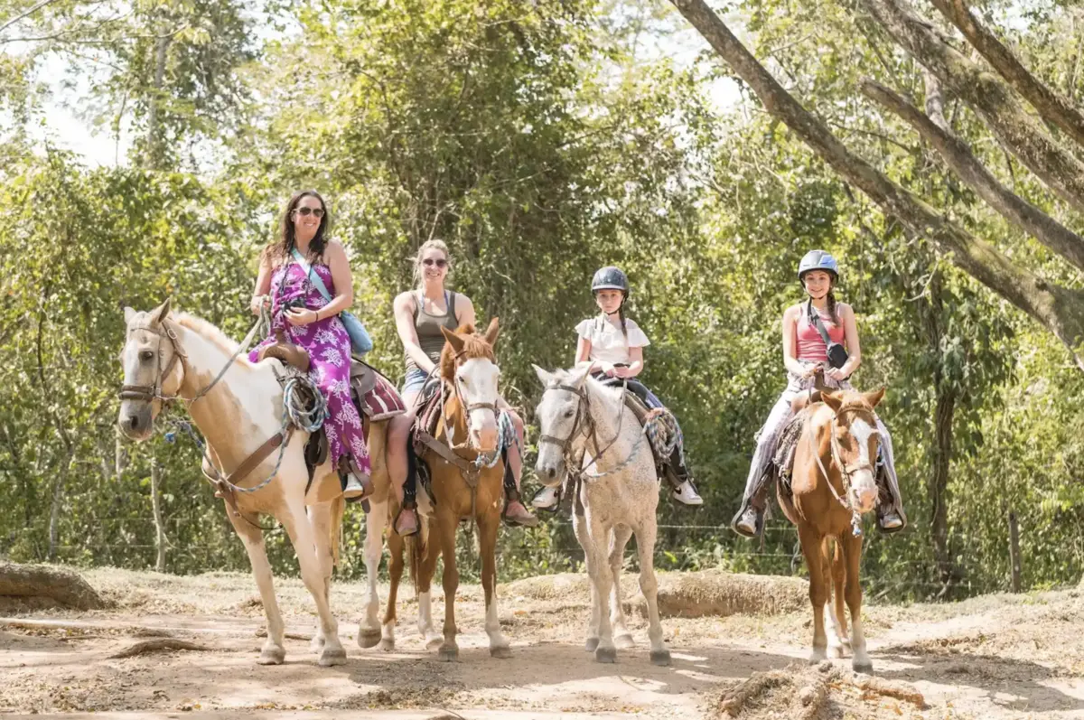 Family Jungle Horseback Adventure in Belize - MuyOno Resorts