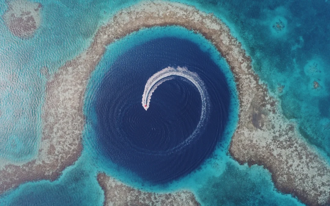 Great Blue Hole Tours In Belize - MuyOno Resorts